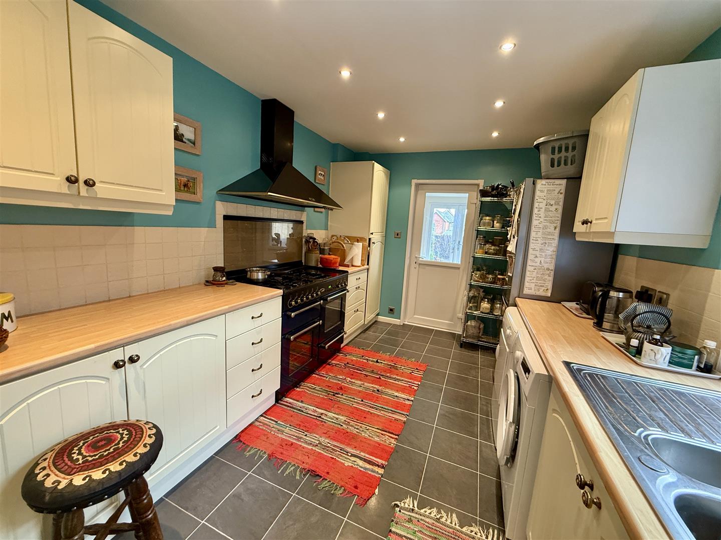 Kitchen: